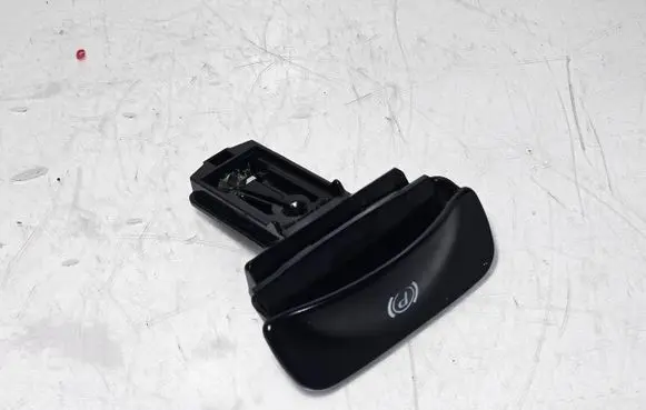 Mercedes-Benz Vito Viano W639 Hand brake release handle A6394270012