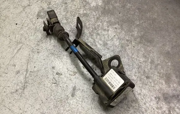 Audi A8 S8 D3 4E Air suspension front height level sensor 4E0616576J 15179200482