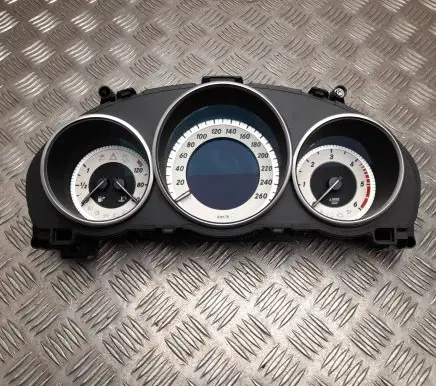 Mercedes-Benz E W212 Speedometer (instrument cluster) A2129000825