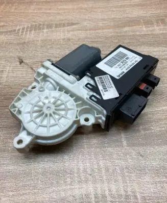 Peugeot 807 Front door window regulator motor 1488737080 991728203