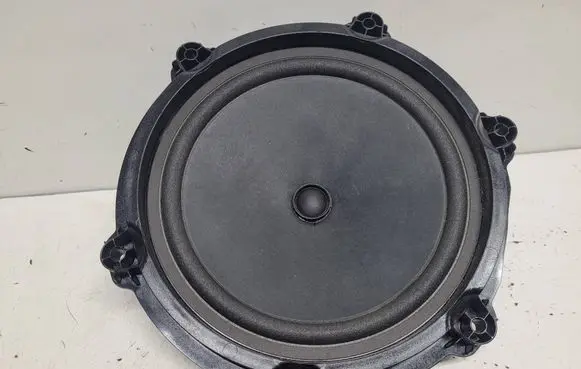 Land Rover Discovery 4 - LR4 Subwoofer speaker 8H2218C979AA 500130 01410B0241