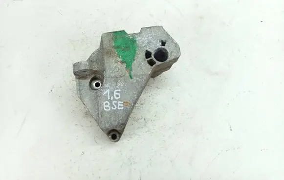 Audi A3 S3 A3 Sportback 8P Engine mounting bracket 06F199207D