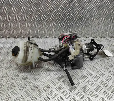 Toyota Prius (XW30) Brake booster 4727047030 4705047290
