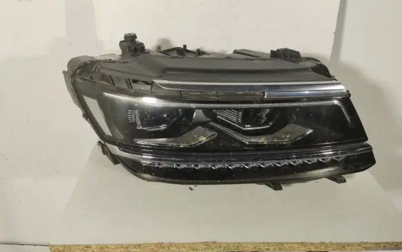 Volkswagen Tiguan Headlight/headlamp 5NB941082A 030110123600