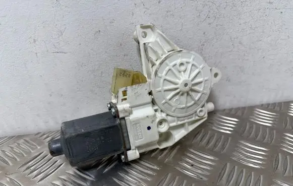 Mercedes-Benz ML W164 Front door window regulator motor A2518200842 997081102 05109