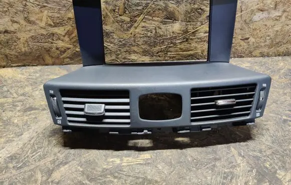Infiniti Q70 Y51 Dash center air vent grill P10750B34000 P19660B34000 P1965034000
