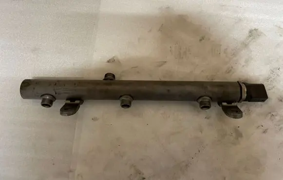 Mercedes-Benz E W211 Fuel main line pipe A6420703095