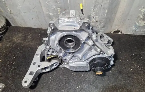 BMW X3 G01 Gearbox transfer box case 7889035 5A67678 2223M0305