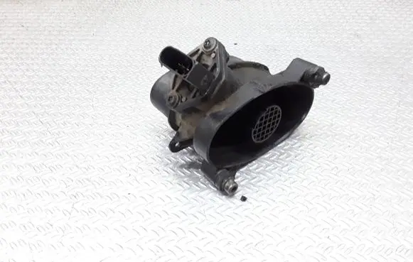 BMW 5 E39 Mass air flow meter 0928400468 77870760