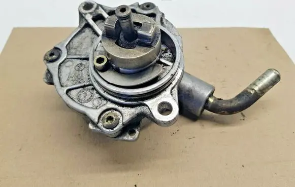 Mercedes-Benz C W203 Vacuum pump A6112300065 nr3522