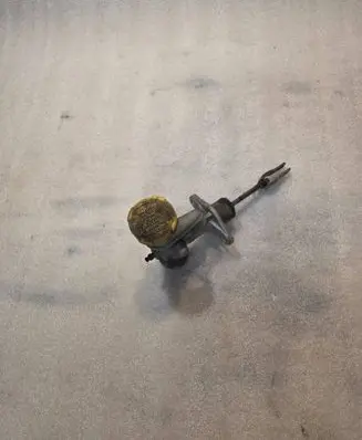 Subaru Legacy Clutch master cylinder 