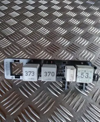 Volkswagen Golf V Relay mounting block 1K2937503A