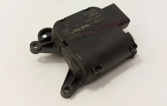 Volkswagen Jetta VI Air flap motor/actuator 1K0907511B