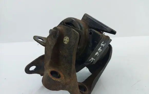 Mazda CX-7 Engine mount bracket