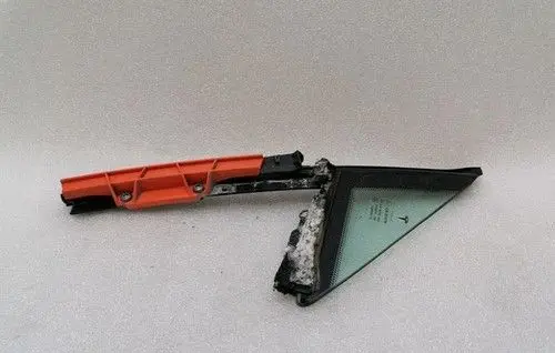 Tesla Model S Front door window glass four-door 182130100A
