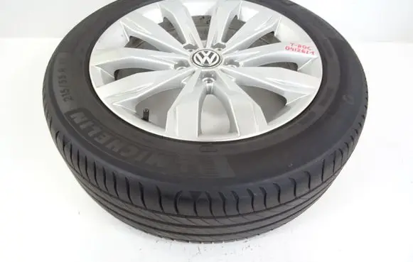 Volkswagen T-Roc R17 alloy rim 