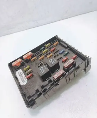 Volkswagen PASSAT B6 Fuse module 3C0937125