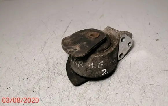 Engine mount bracket