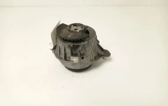 Engine mount bracket