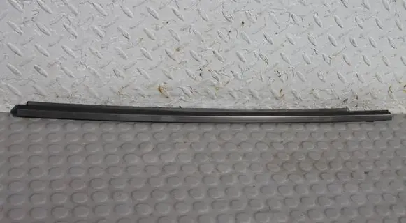 Suzuki Vitara (LY) Rear door trim (molding) PARAPETVITARA