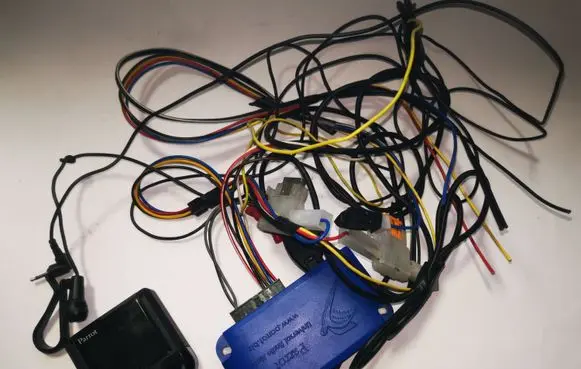 BMW 7 E65 E66 Hands-free kit CK3200 PARROT