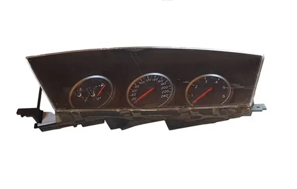 Nissan Primera Speedometer (instrument cluster) AV619 2246954