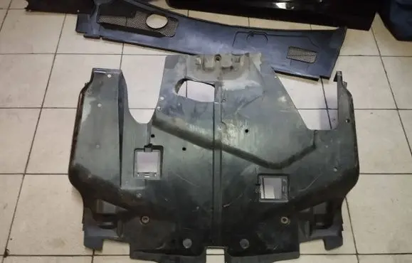 Subaru Legacy Engine splash shield/under tray 56440AG140