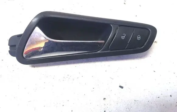 Volkswagen PASSAT B6 Front door interior handle 3C1837113
