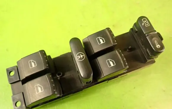 Skoda Octavia Mk1 (1U) Quarter vent window switch 1J4959857A