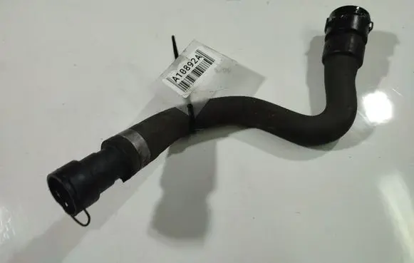 Ford Mondeo MK IV Engine coolant pipe/hose