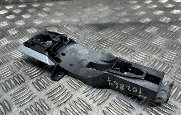 Nissan Qashqai Front door exterior handle/bracket 8061121133