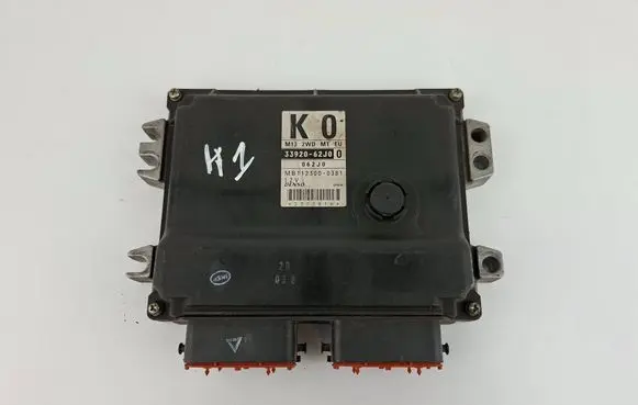 Suzuki Swift II Engine control unit/module 3392062J00 MB1123000381