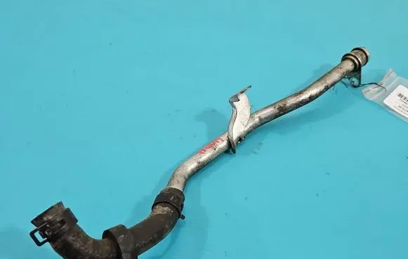 Engine coolant pipe/hose