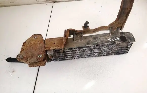 Engine oil radiator