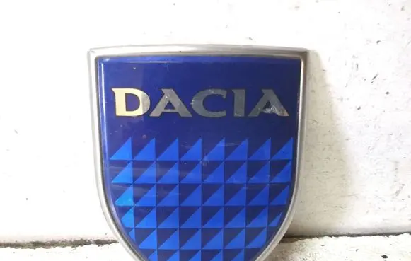 Dacia Logan I Manufacturer badge logo/emblem 
