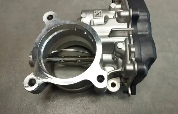 Volkswagen Tiguan Throttle valve 05L128063E