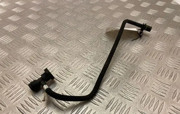 BMW 4 F36 Gran coupe Vacuum line/pipe/hose 8645343