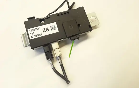 Opel Astra J Aerial antenna amplifier 13353311 421251063