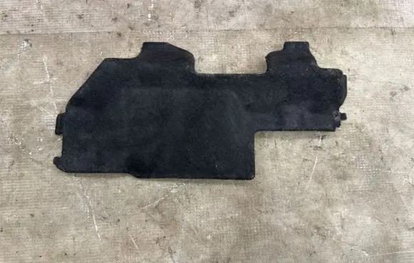 Volkswagen Touran III Other engine bay part 517863083A 517863083