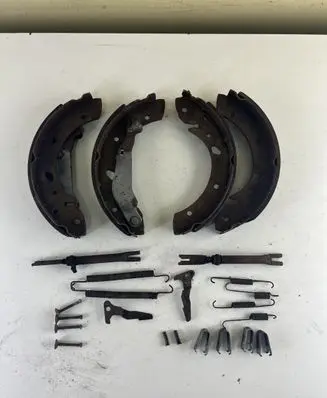 Toyota Avensis T220 Handbrake/parking brake pads 