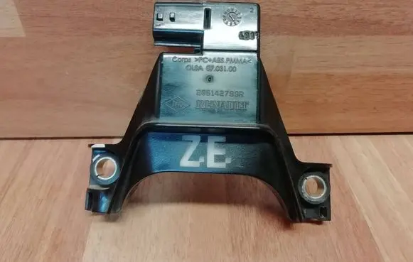 Renault Zoe Electric car charge socket 295142799R