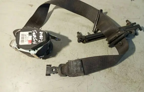 Opel Astra J Front seatbelt 13297088 617877800 13251147
