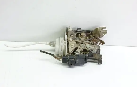 Audi A4 S4 B5 8D Front door lock 8D1837016D