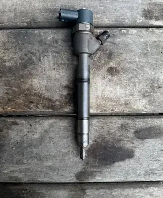 Hyundai i40 Fuel injector 338002A800