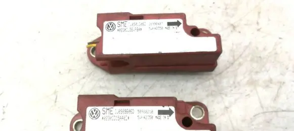 Volkswagen Golf IV Airbag deployment crash/impact sensor 1J0909606D 26990407 50980210