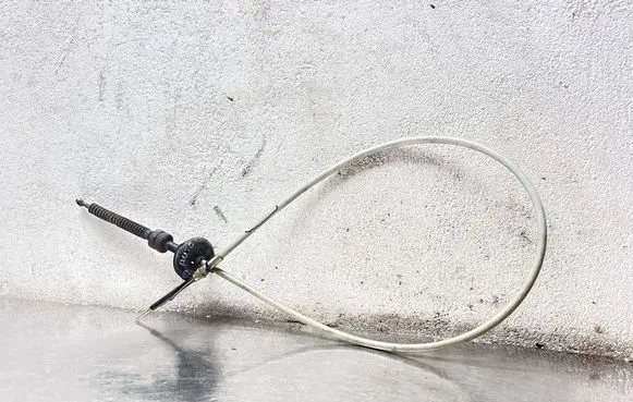Saab 900 Gear shift cable linkage 438647000