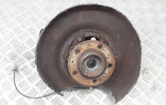 Rear wheel hub spindle/knuckle