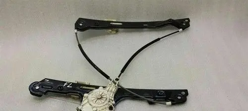 BMW 1 E81 E87 Front door electric window regulator 7138465