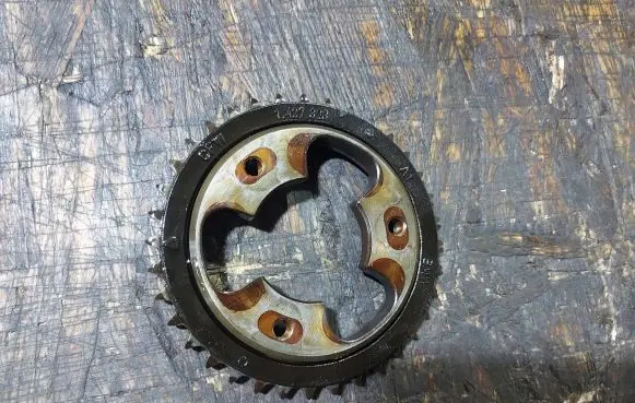 BMW 5 E39 Camshaft pulley/ VANOS 1427323