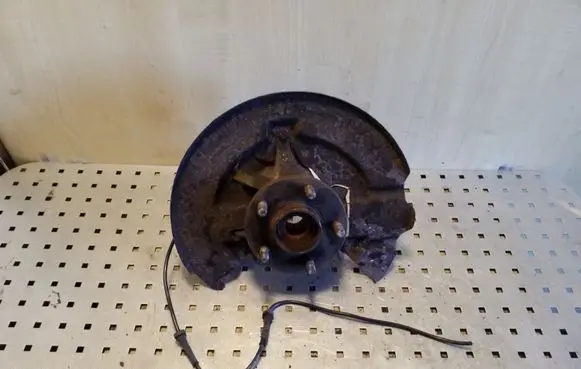 Ford Kuga I Front wheel hub